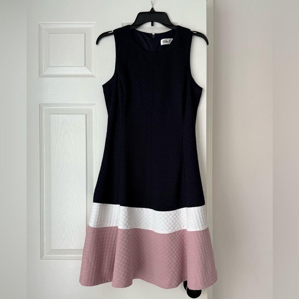 Eliza J. Colorblock Knit Textured Fit & Flare Dress - Navy Ivory and NWOT Size 8